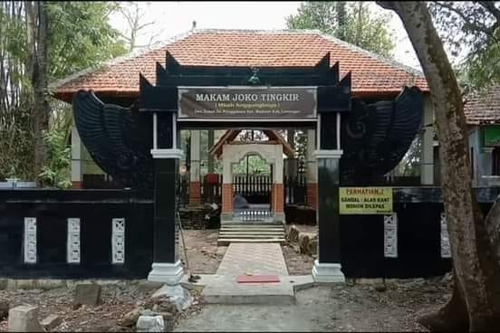 SejarahUlama's tweet photo. SEJARAH PANGERAN JOKO TINGKIR

Siapakah sebenarnya Joko Tingkir tersebut? Merujuk catatan Kiai Ishomuddin Hadziq atau Gus Ishom, muhaqiq kumpulan karya Hadratussyekh KH Muhammad Hasyim Asy’ari, 

⤵️⤵️ https://t.co/8v9iTo2SI5
