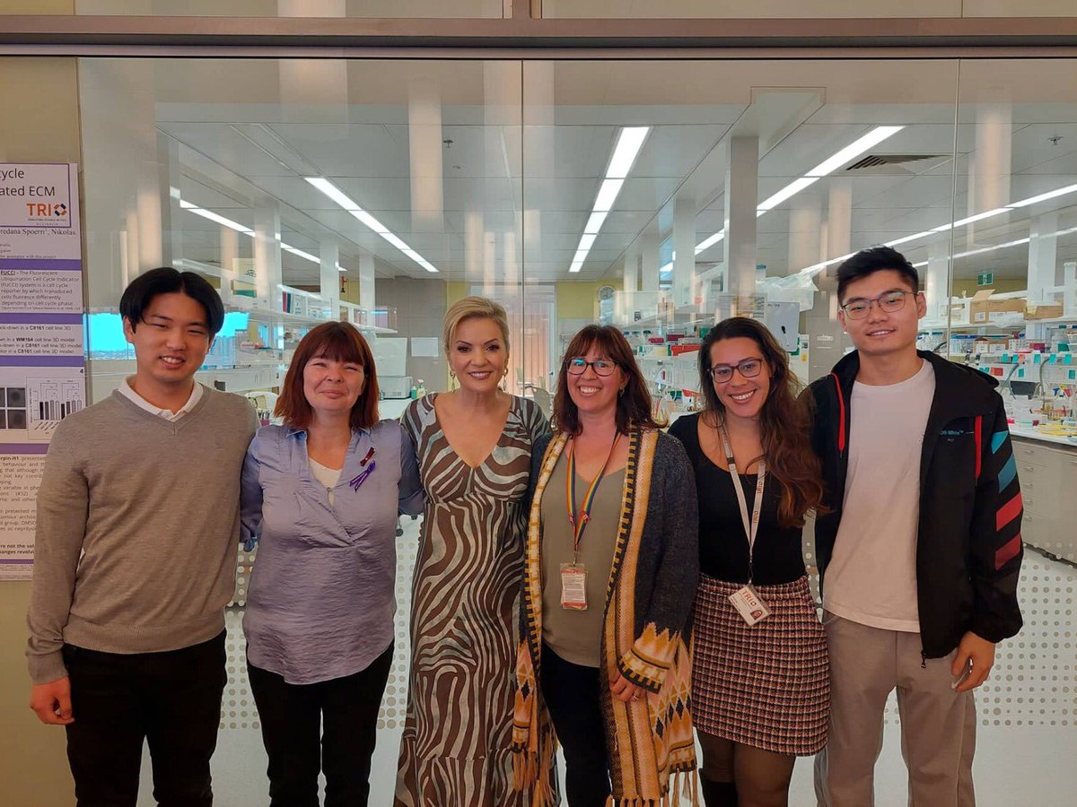 Simpson Team_Cancer Therapy (@simpsonteamuq) on Twitter photo Excited to have <a href="/Sandra_Sully/">Sandra Sully AM 📺🎧📲🏑🌺</a> (Channel 10) visiting with <a href="/PARFoundation/">PA Research Foundation</a> today. As Project Pink Ambassador she popped in to see our lab’s breast cancer projects, which Project Pink/PARF has supported over the years. Lovely of her to take time to support medical research. <a href="/UQ_News/">UQ News</a> Excited to have <a href="/Sandra_Sully/">Sandra Sully AM 📺🎧📲🏑🌺</a> (Channel 10) visiting with <a href="/PARFoundation/">PA Research Foundation</a> today. As Project Pink Ambassador she popped in to see our lab’s breast cancer projects, which Project Pink/PARF has supported over the years. Lovely of her to take time to support medical research. <a href="/UQ_News/">UQ News</a>