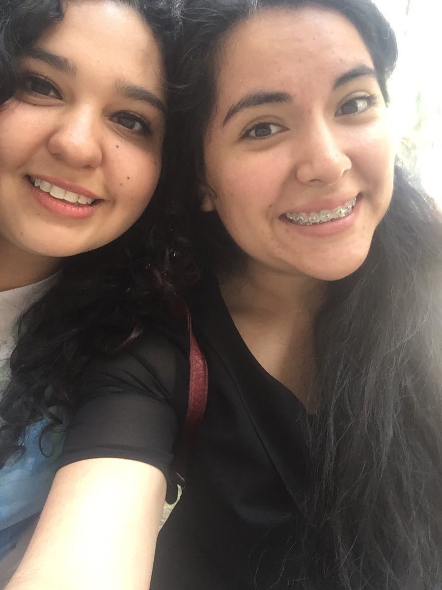 whatbrendid's tweet photo. Feliz feliz cumple a @RoseAndiie ✨❤️ https://t.co/so69GRvnJz