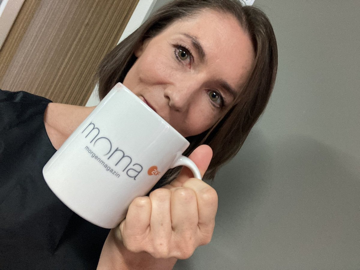 First early MOMA Morning after the summer break. 

Vacation is definitly over (...) 

Thanks <a href="/morgenmagazin/">ZDF Morgenmagazin</a> <a href="/MeinhardtMirjam/">Mirjam Meinhardt</a> for having me again!