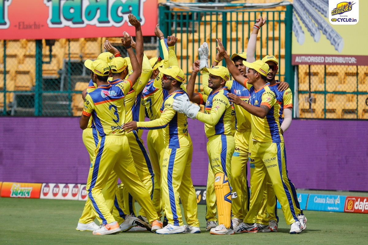 mysore_warriors's tweet photo. A thrilling win in the Eliminator!

@ShreyasGopal19 &amp; @nihalullal guided us to a five wicket victory over the Hubli Tigers in the Eliminator yesterday. Here are some snaps from the game:

#MysoreWarriors #GoWarriors #MaharajaTrophy #Cricket #IlliGeddavareRaja #MWvHT https://t.co/u2V3uPzVGs