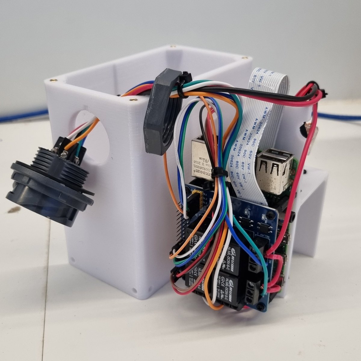 GeezaColeman's tweet image. Just finished assembling the compact OWL or OWLet, after some great feedback during the @MingenewExpo.

Fits inside 125 x 75 x 3mm RHS steel for smash protection, same features as the big OWL.

Designs/assembly guide to follow!