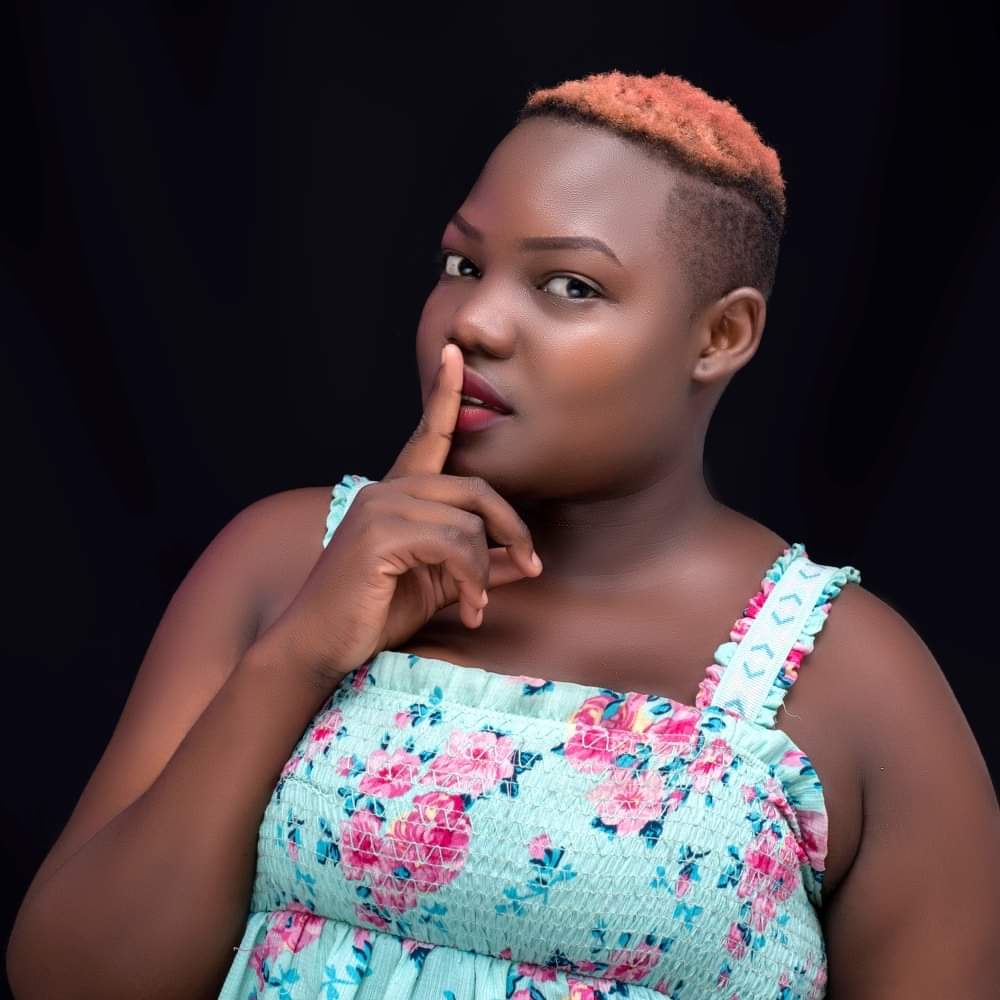 DezzyGyal's tweet photo. Hello fam.
Guess what, something new is on it's way... 
"WIWA PE RWATE" dropping next month (September 2022)
Subscribe to my YouTube channel and be the first to listen to this hot banger 💥
Link👇🏾
https://t.co/ilDkkg2vpY https://t.co/RWBIjQM9Dy