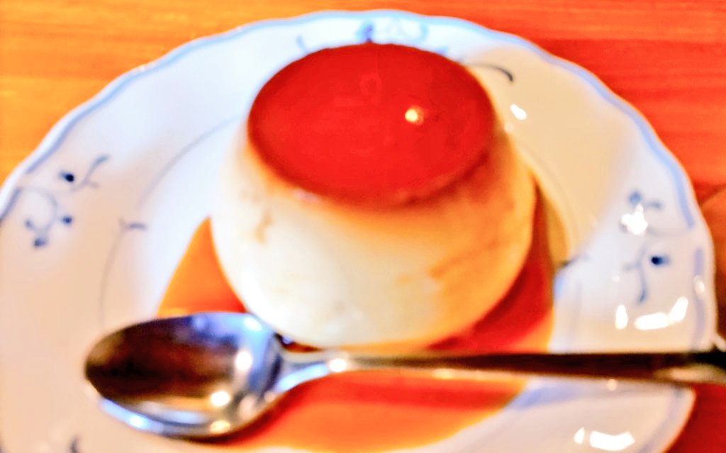 ArtAction3's tweet photo. #お盆休み もあっと言う間に終わりましたが、#8月 もあっという間なんでしょうね。。。

カラフルな組立式　#テーブル
短納期の　#螺旋階段　
何十枚もある　#スチール手摺

沢山の仕事を頂戴しております✨　
#素敵なお客様　に感謝しております！

#手作りプリン をご馳走でした🍮 https://t.co/VD9UiFr0Ew