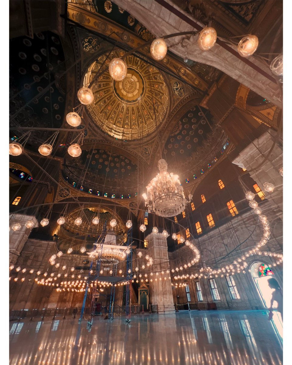 ApekshaPorwal's tweet photo. 365 lamps, one for each day of the year ✨ #MosqueOfMuhammadAli
.
.
#CairoCitadel #SaladinCitadel #AlabasterMosque #OttomanArchitecture #Egypt #worktravels https://t.co/2Qwtvx7Rdh