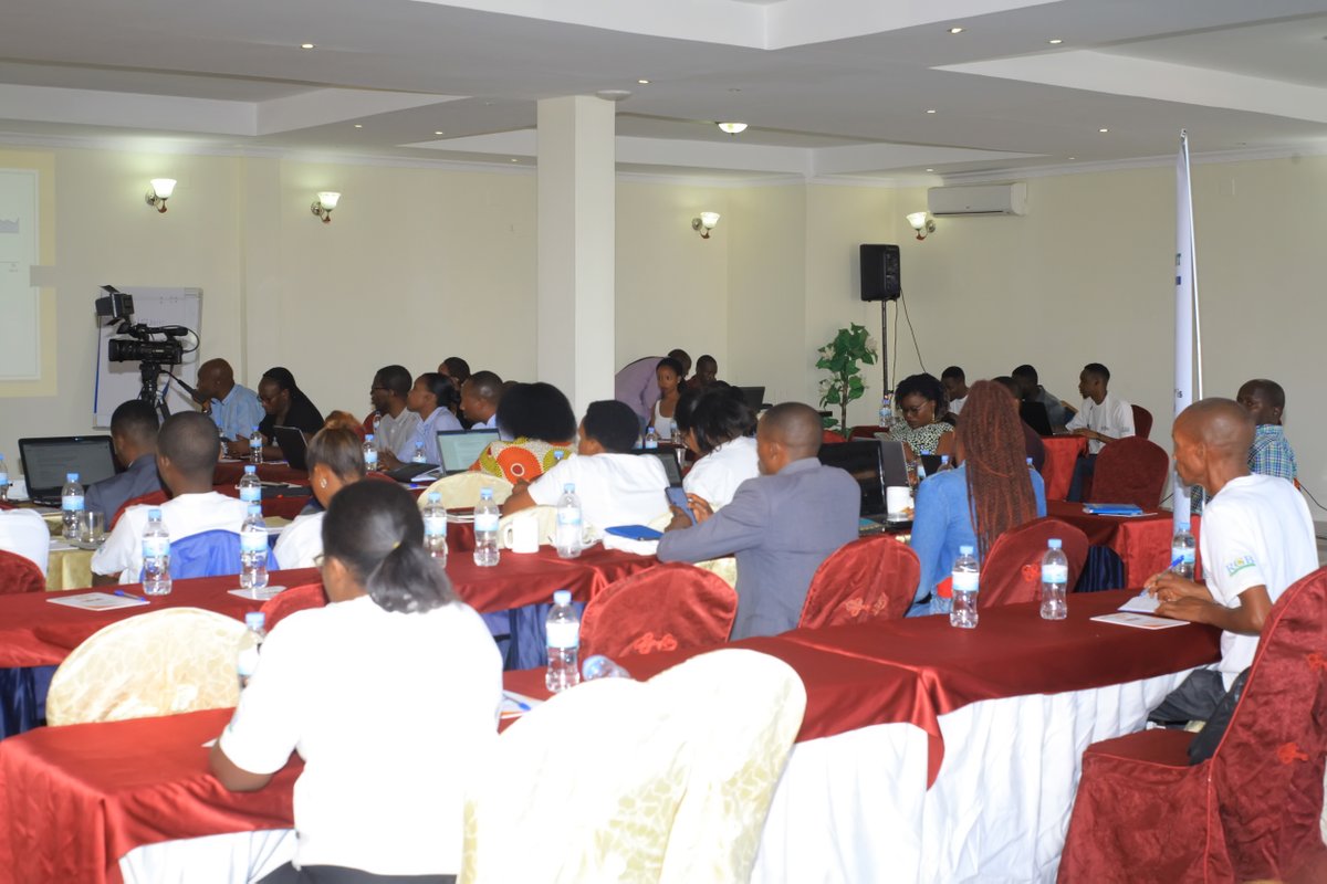 rwandajsd's tweet photo. #RwOT #HappeningNow
@IldephonseS, the moderator & editors @K_Ugire, @Lydia_AtienoM and @h_malachie are re discussing the cause of shortage of health news coverage especially #STIs in different media houses.
Live @rwandajsd #JournalistsTraining2022 here: https://t.co/3uEQCI8laQ https://t.co/g6fQLtCKZG