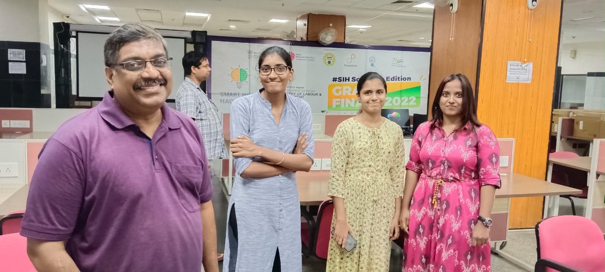 IITISM_DHANBAD's tweet photo. SIH 2022 Clicks: Mentor-Mentee
“When your mentor is with you, it’s all smiles!!”
.
.
.
#sih2022 #innovationseatmanirbharbharat #iitism #ministryofeducation #PMO #AICTE https://t.co/tC1Rahau80