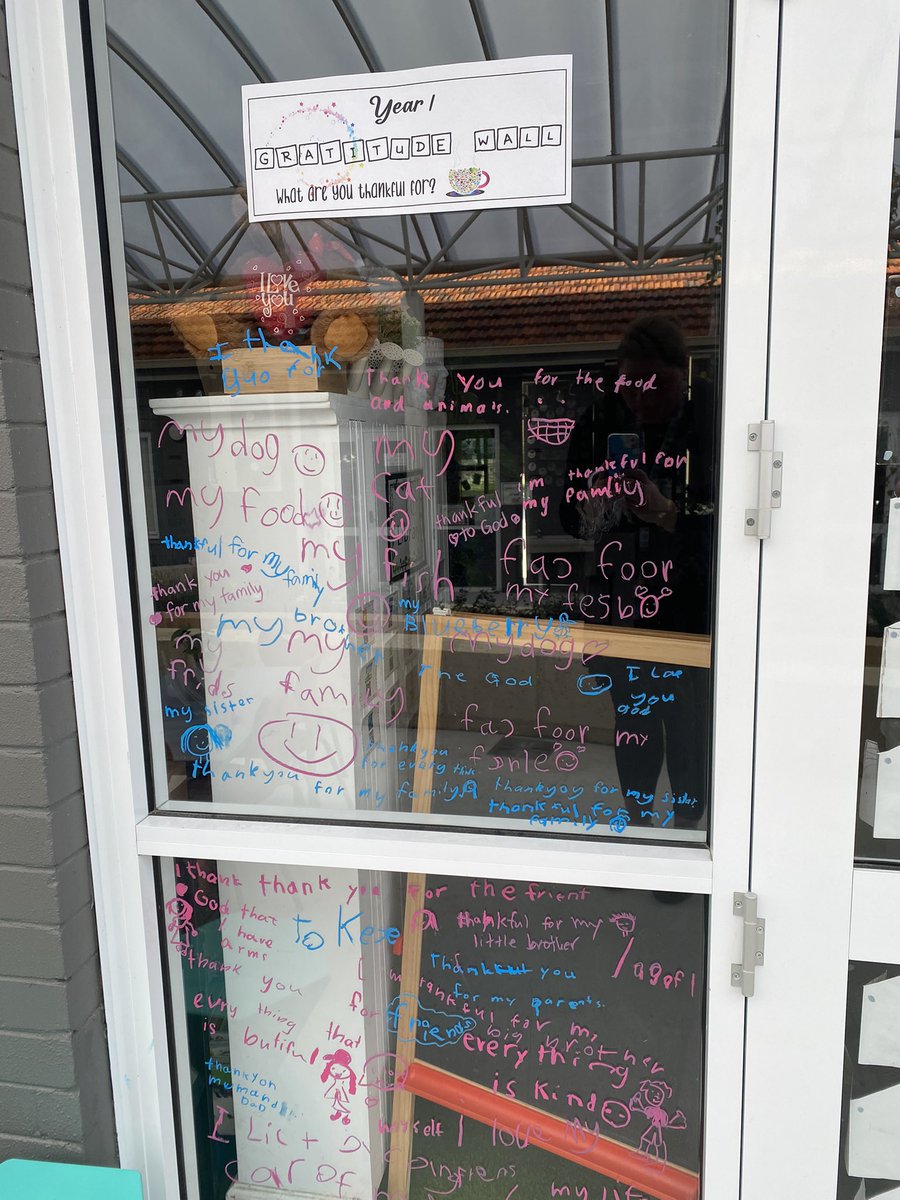 Eli_Crutto's tweet photo. It’s 🌟 Wellness Week 🌟 at OLOL this week! We have been writing all the things we are grateful for on our windows. These are our “Gratitude Walls.” #ololnoll @Blakey2308 @JosephineVivan1 @daniellewardro2 @LouiseBaldock1 @LianaMagri https://t.co/AgxZYUgOAx