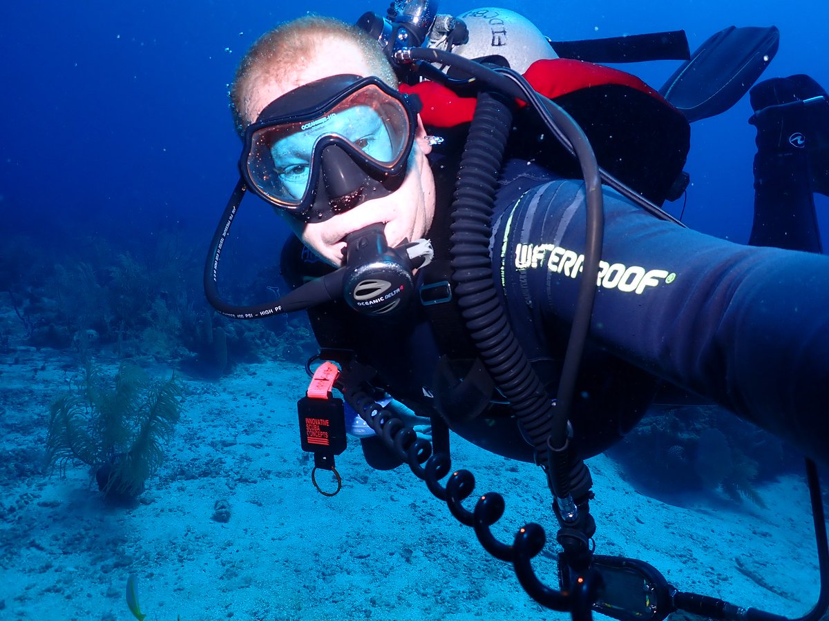 😍🌊🤿🧜🏻‍♂️🤳 #scubadiving #gonediving
#scuba #diving #underwater #saltylife
#underwaterphotography #Selfie
#underwaterselfie #selfieoftheday
#PictureOfTheDay #ocean #Caribbean #travel
#explore #trip #vacation #happyplace
#summer #scubaselfies #scuba_selfies #deep
#blue #wild #sea