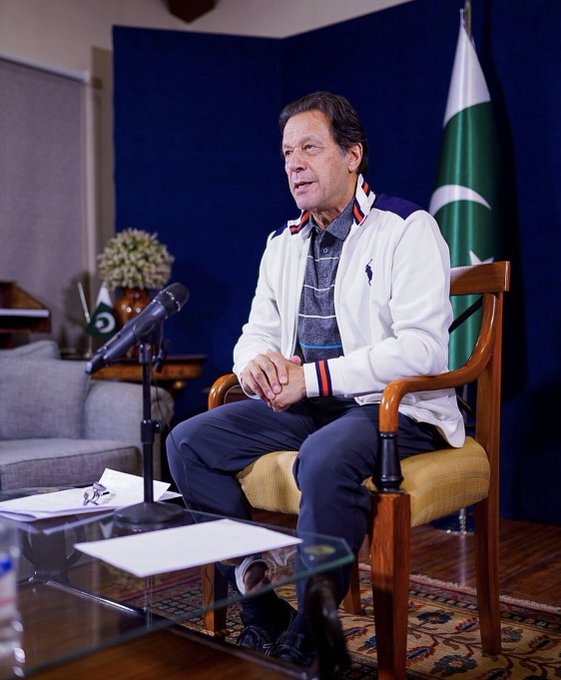 So... Clearly the Nation has rallied behind The Skipper... and the World is watching.
May Allah Almighty protect #Pakistan and its leader <a href="/ImranKhanPTI/">Imran Khan</a>. May Allah Almighty grant him victory.