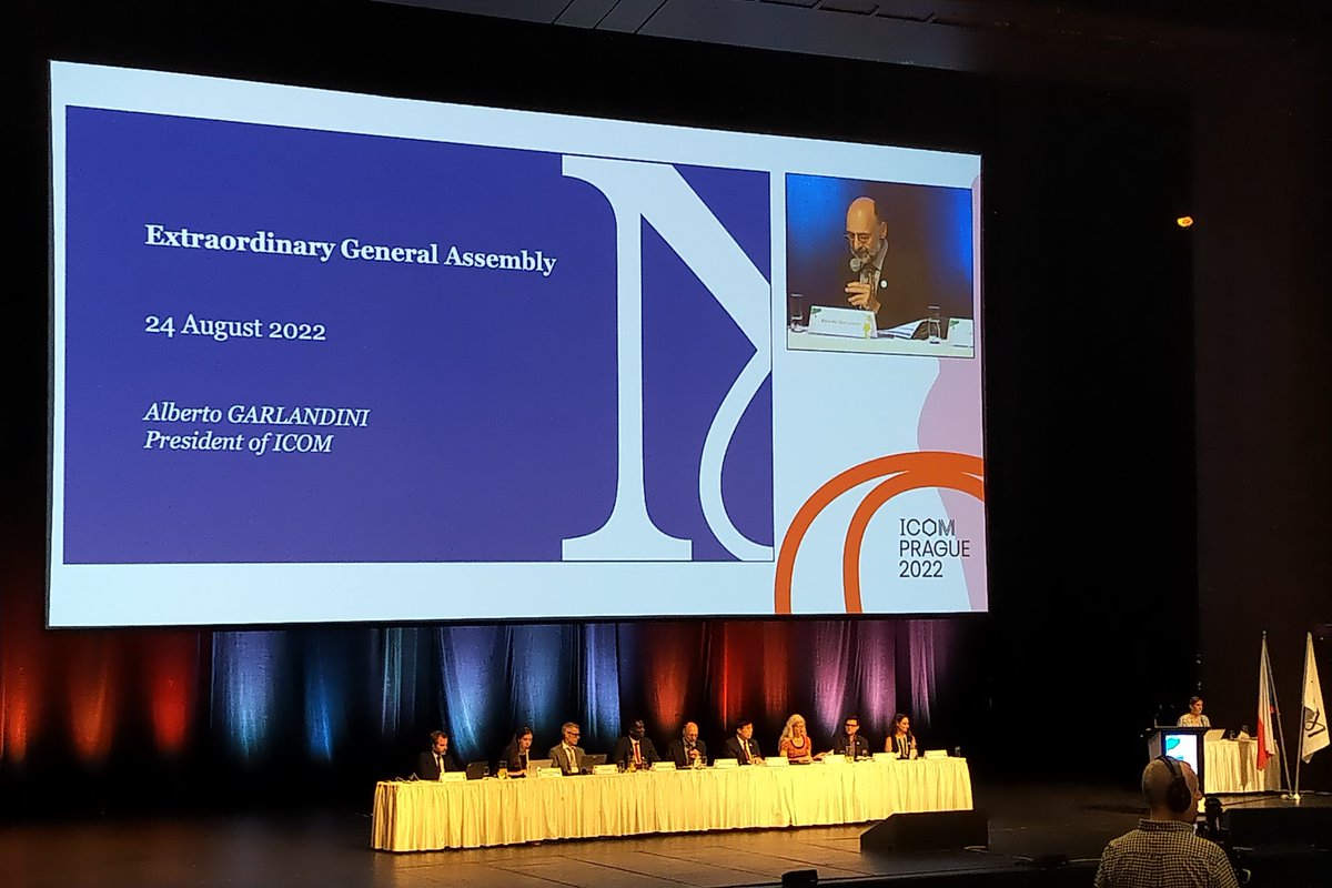 ouverture de la Extraordinaire General Assembly de l'ICOM. le quorum est atteint, donc la définition sera mise au vote