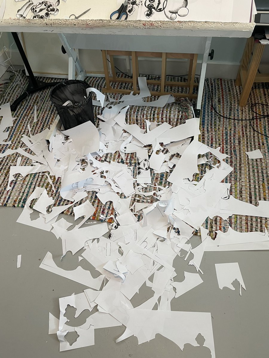 CarolineShotton's tweet photo. Working on layouts the old fashioned way!
#computerilliterate ๐ https://t.co/6bALUhUmcw