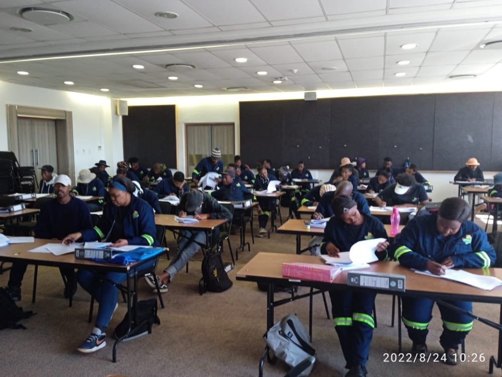 NcConstructCo's tweet photo. Update 📝
[In Pictures] 

Students are currently busy with assessments in terms of the theory that has been facilitated in this month.

#moderngrowingsuccesfulprovince 
#CommitmentMade 
#NcConstructCo 
#NcProvGov https://t.co/6r5iW5xsQd