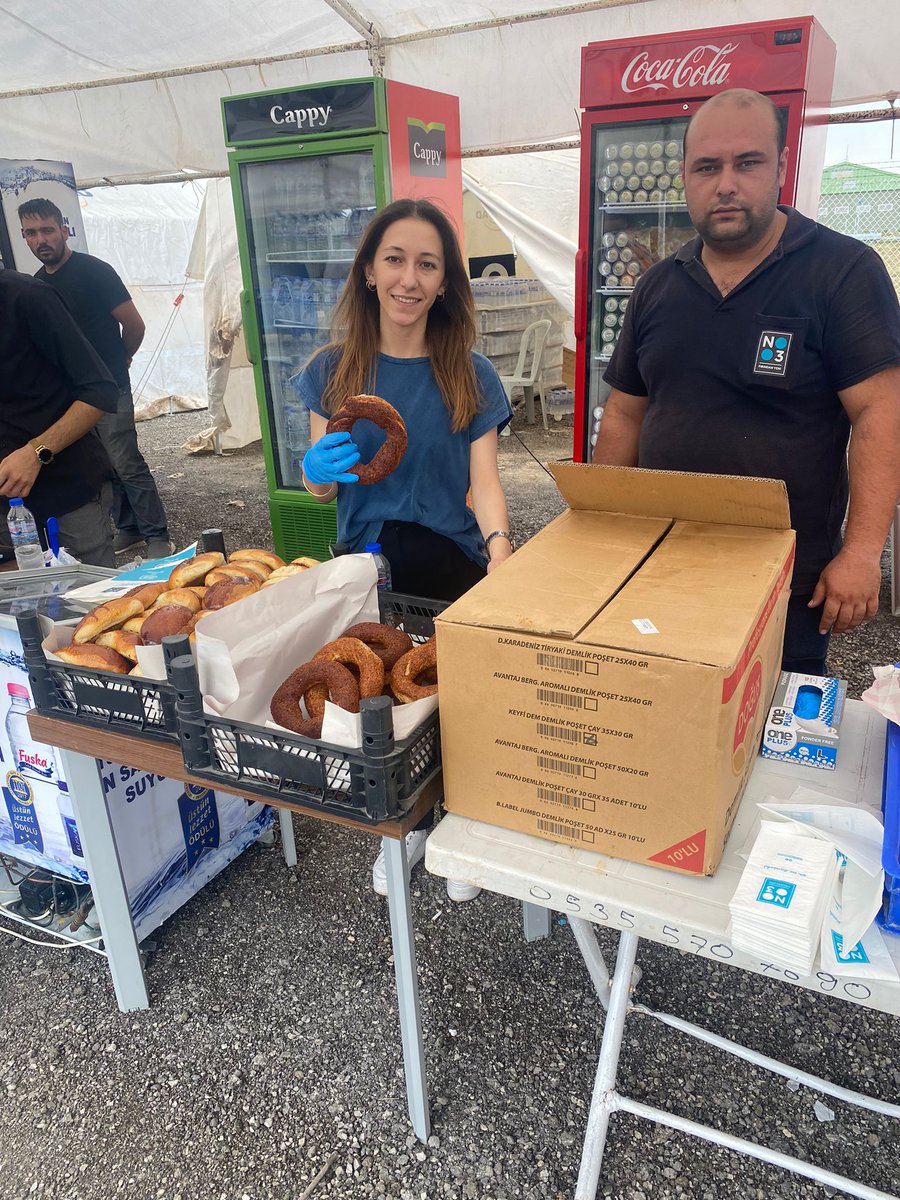 afyonkulturevi's tweet photo. Zaferin 100. yılı Etkinlikleri için Kadın Kooperatifimiz sabahın erken saatlerinden itibaren yoğun bir çalışma içinde. İlimizi var gücümüzle temsil etmenin gayreti içindeyiz...
@kubrayigitbasi 
@AfyonValiligi 
@mehmetkeklik94 
@kad_cay 
@sinanpasakoop03 https://t.co/Pu6NIb3f3e