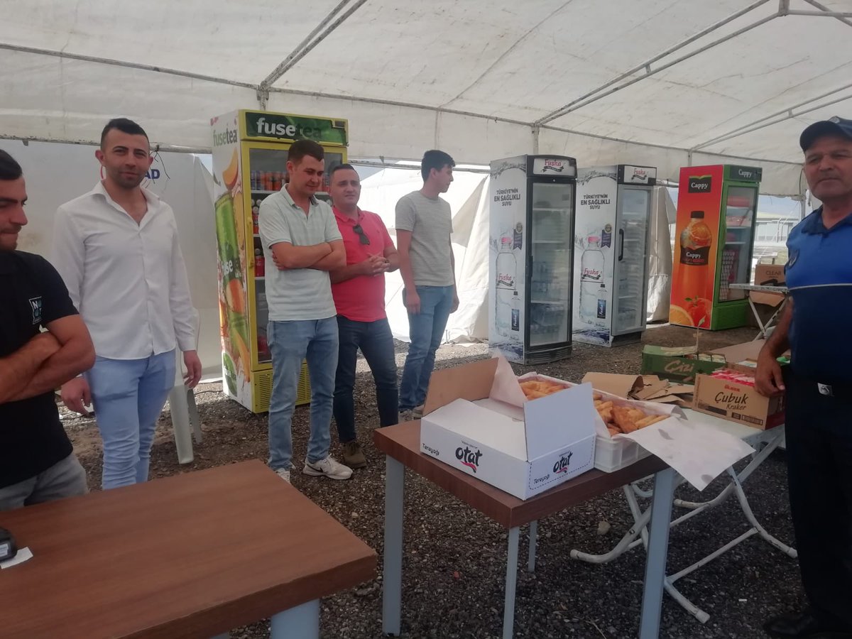 afyonkulturevi's tweet photo. Zaferin 100. yılı Etkinlikleri için Kadın Kooperatifimiz sabahın erken saatlerinden itibaren yoğun bir çalışma içinde. İlimizi var gücümüzle temsil etmenin gayreti içindeyiz...
@kubrayigitbasi 
@AfyonValiligi 
@mehmetkeklik94 
@kad_cay 
@sinanpasakoop03 https://t.co/Pu6NIb3f3e