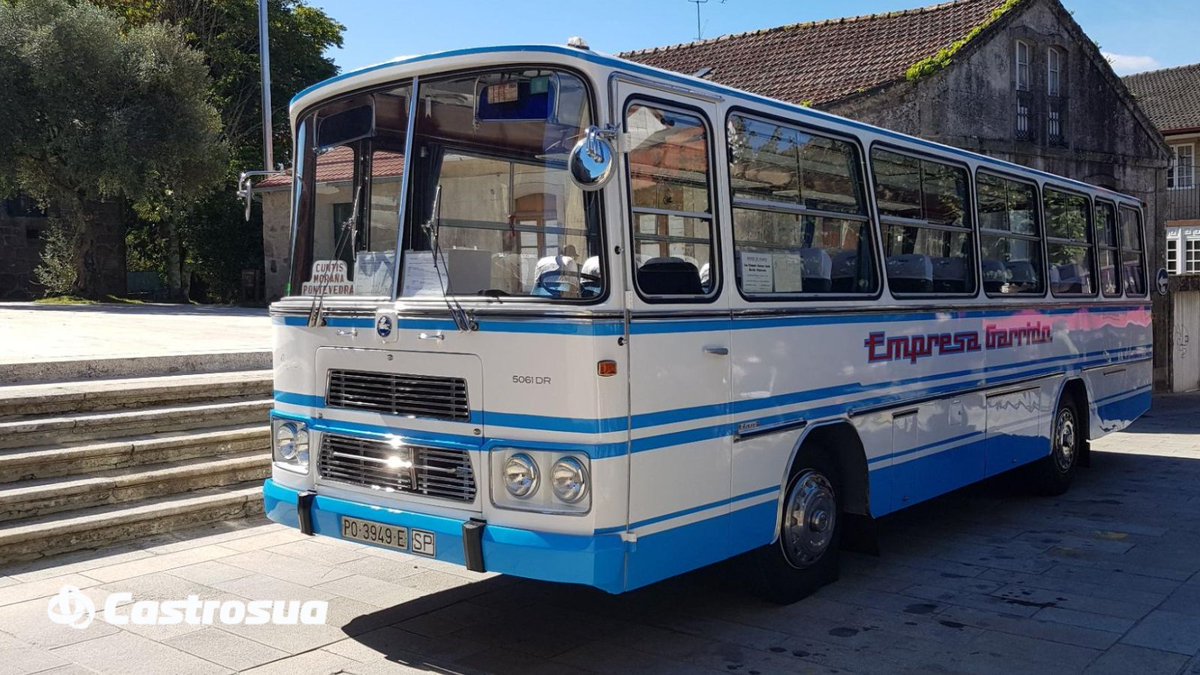 GrupoCastrosua's tweet photo. Os proponemos un viaje al pasado lleno de tradición. La restauración de este precioso Pegaso Comet por Avelino Garrido, construido por su bisabuelo en los años 50 hará las delicias de los más nostálgicos. 🚍Descubre la historia detrás de esta foto👉 https://t.co/ELXRpcRlgR https://t.co/Zyr8tMzxkA