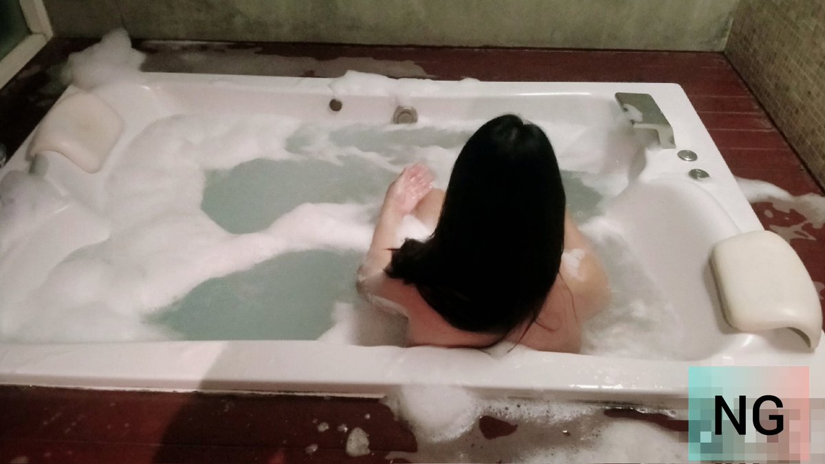 llLoveSeXlll's tweet photo. 🫧ร้อนๆแบบนี้หาที่นอนแช่น้ำดีกว่า🛀🫧 https://t.co/SiYatGjmyz