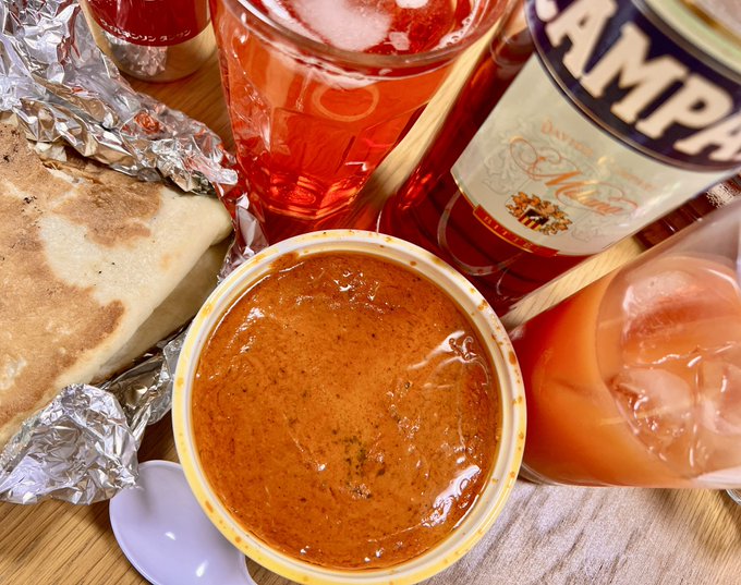 近所のインドカレー屋の50倍バターチキンカレー(テイクアウト)をカンパリで攻略します 