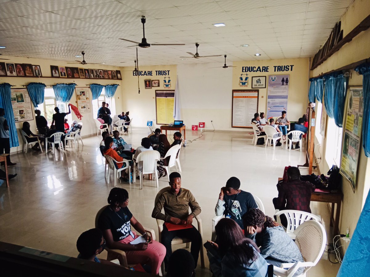 asidofoundation's tweet photo. We broke out into small groups to discuss bullying and it's effects on adolescents and the importance of self awareness (personality traits).
#ABC4MH
#Mentalhealth #bootcamp #adolescents #teenagers #parents #father #mother #emotions #teenagebootcamp #Childdevelopment https://t.co/61c9ahGmTJ
