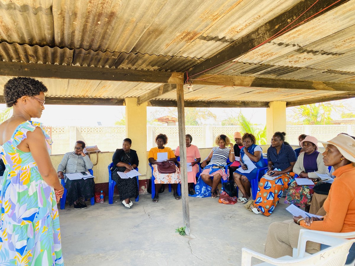 Training women to establish savings clubs at community level in Murehwa. Women too can participate in development processes with the right opportunities #WOMENINDEVELOPMENT