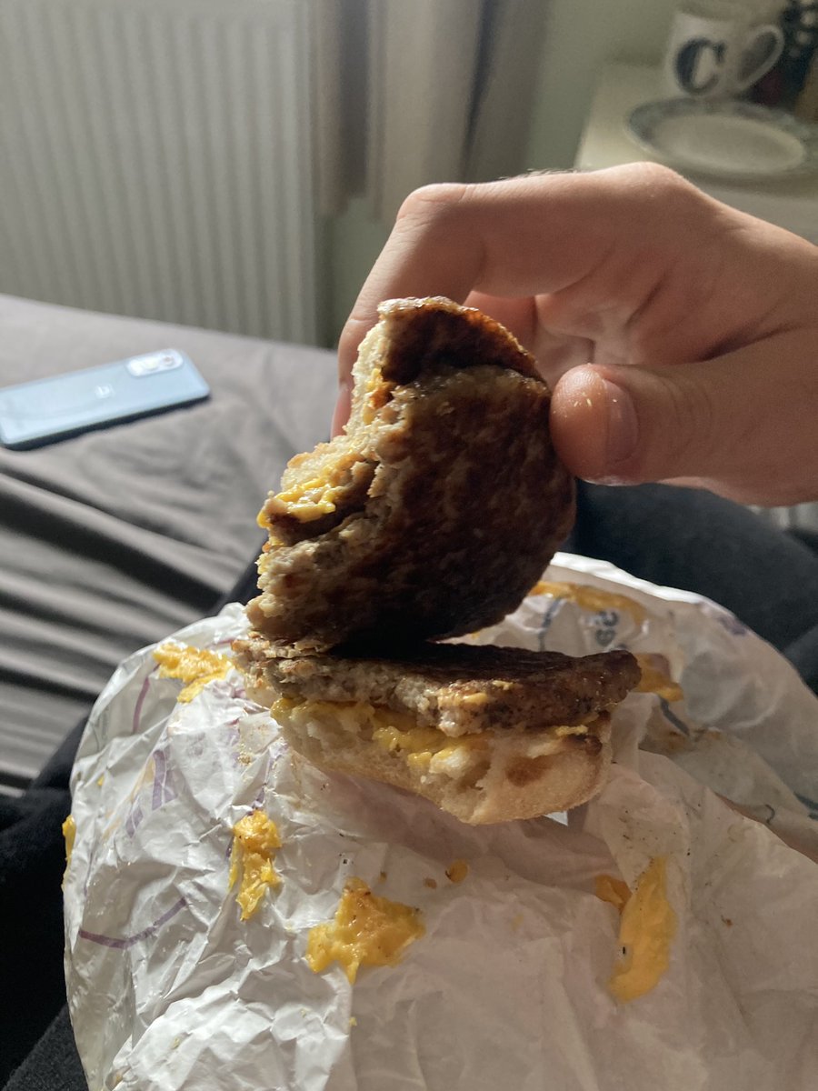 Jan_Hardy5's tweet photo. @McDonaldsUK just order takeaway, counted items before leaving &amp; all fine however.

1. double egg sausage didn't have
any eggs at all!!

2. other double egg sausage didn't
have extra sausage ordered.

3. hash browns greasy &amp; welded to
the sleeves, disintegrated when
getting out. https://t.co/42azdjJKdf
