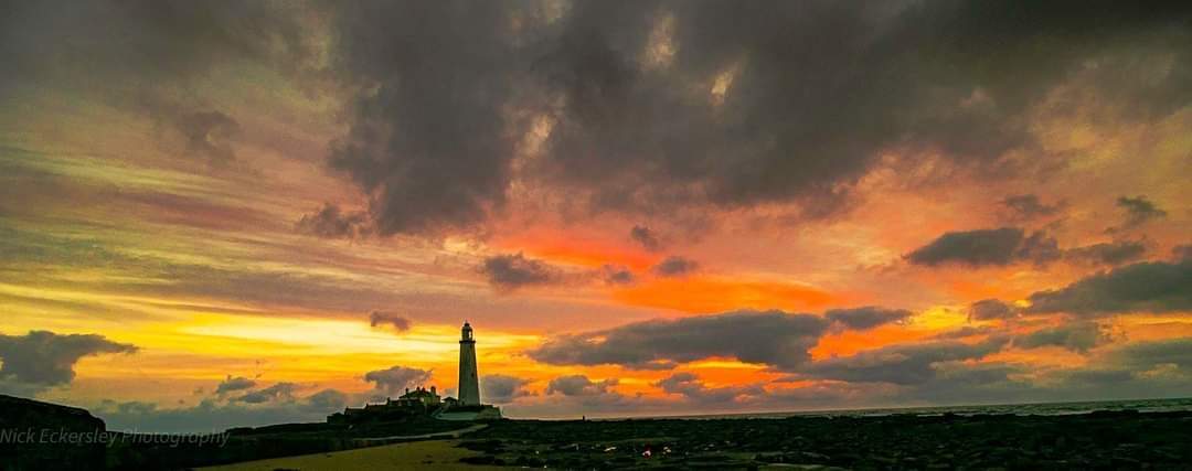 mike70567007's tweet photo. Early morning at Whitley Bay.  
#whitleybay #sunrisephotography #sunrise #Lighthouse #NorthEast #visituk #visittyneside https://t.co/e4tBBHpG7T