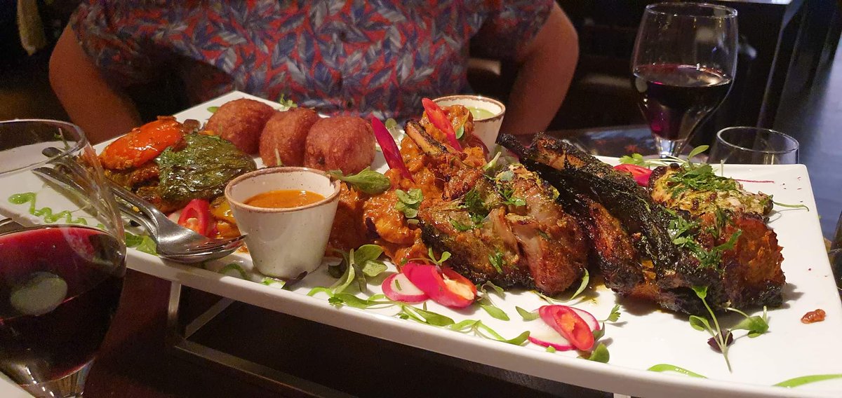 Paula_Artist6's tweet image. Enjoying a meal out with the family at @Ashas_UK oh so tasty get your mouth zipping with flavour #mealout @bhamfest @brumfoodtour @BrumFocus