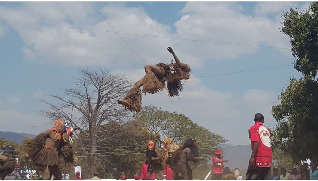 TourismZambia's tweet photo. The #Kulamba Traditional Ceremony of the Chewa speaking people of #Zambia, Malawi and Mozambique will be taking place this Saturday in Katete.
Come and witness the #Gule wa mukulu Masquerades live in action ๐ฌ https://t.co/Y9aPU73io4