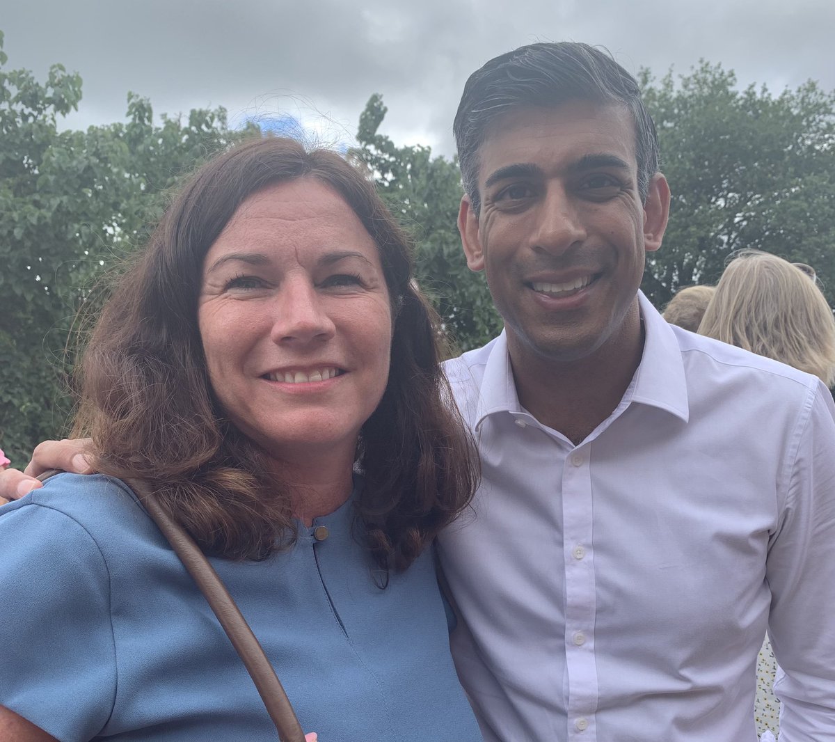 Thanks @Laura__Farris & @WestBerksTories for opportunity to hear from @RishiSunak I have given much deliberation to my choice for PM. After hearing his plans for Education, support for vulnerable & knowledge of the pressures facing #localgov he has my vote #ReadyForRishi