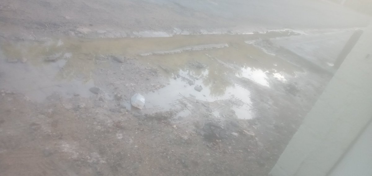 Juanosv's tweet photo. Dia 23, "a lo mejor la semana que viene si no llueve"

Salir con una ropa, y la de trabajo en un bulto 
@CarolinaMejiaG @RDMOPC @hugoberas https://t.co/IowCnMAdKU