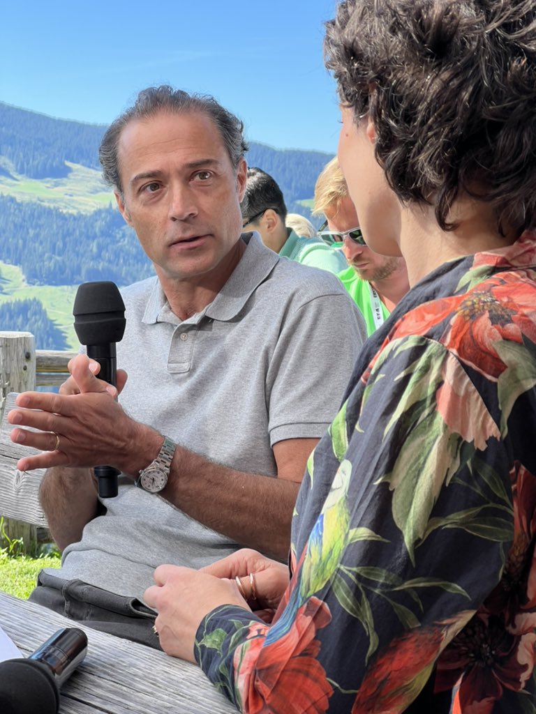 GreinerNews's tweet photo. Itβs a wrap π€! 90 exciting minutes are over. That was our panel discussion on the topic #RethinkingGrowth at @forumalpbach. It was a pleasure & a real success having you as our guests @lgewessler, @KalukiPaul & Manfred Stanek. More details tomorrow on our blog. #EFA22 https://t.co/MlQwXgCtGb