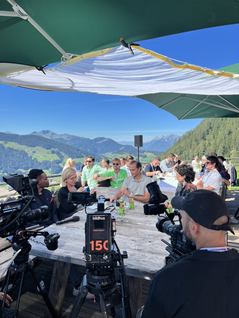 GreinerNews's tweet photo. Itβs a wrap π€! 90 exciting minutes are over. That was our panel discussion on the topic #RethinkingGrowth at @forumalpbach. It was a pleasure & a real success having you as our guests @lgewessler, @KalukiPaul & Manfred Stanek. More details tomorrow on our blog. #EFA22 https://t.co/MlQwXgCtGb