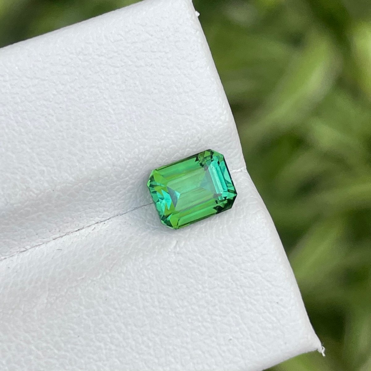 vagosav's tweet photo. 1.25 Cts Faceted Green Tourmaline With Lagoon Shade Emerald Cut Gemstone Available for sale | Green Tourmaline bracelet
#CutGemstone #Sale #CtsFaceted #LagoonShade #Tourmaline #finefacetedgems #EtsyEmail
👉https://t.co/EcLOnjL08T https://t.co/kbz4pXOOyl