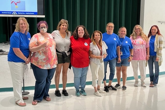 Congratulations to #SouthTechAcademy teachers and staff celebrating their 5 year anniversary at SouthTech! ⭐ #SouthTechSpirit