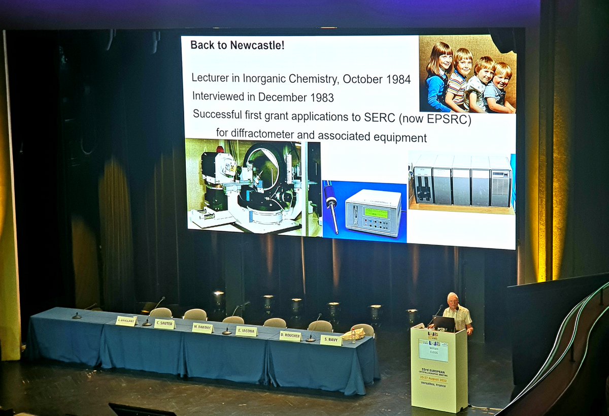oxcryo's tweet photo. Congratulations to @BillClegg13 on receiving the 12th   Max Perutz prize yesterday, and for giving a highly entertaining talk, including Cryostream #3! @oxcryo @ECA_social https://t.co/aiJXv6iD95