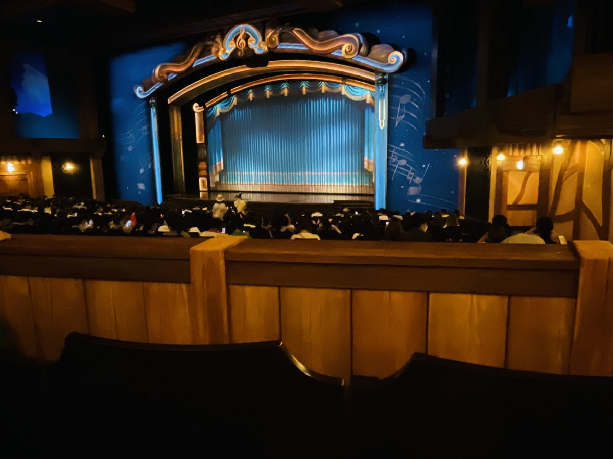 aym_mickey's tweet photo. さっきのCMBと比べて遠いけど笑 まだ1階だし!楽しもう!
#TDR_now
#TDL_now
#MMMW
#ファンタジーランド・フォレストシアター
#ミッキーのマジカルミュージックワールド https://t.co/KvypcMVKLh