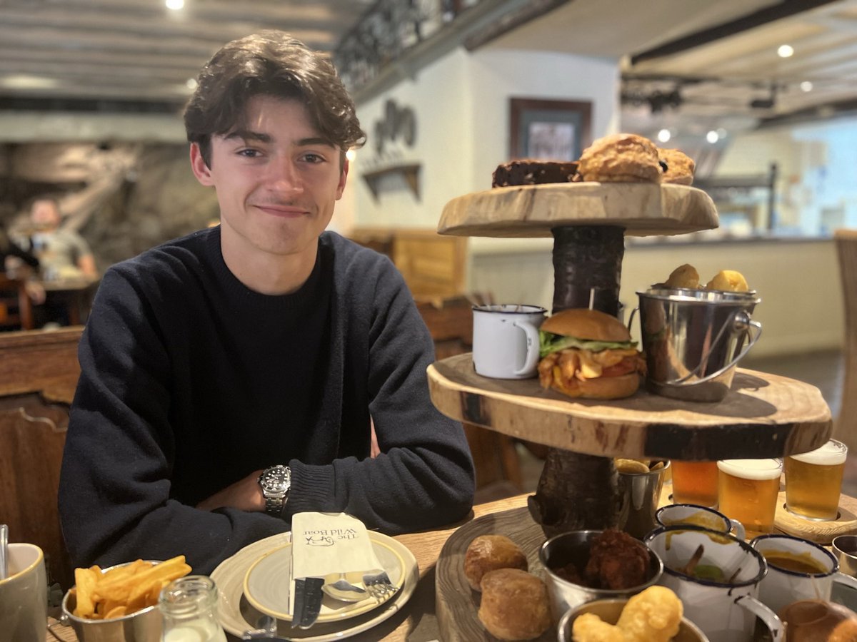It has been a wonderful few days celebrating Ollie’s 18th with friends and family before he goes off to uni #HappyBirthday #18thbirthday 🎂🥂❤️🎉