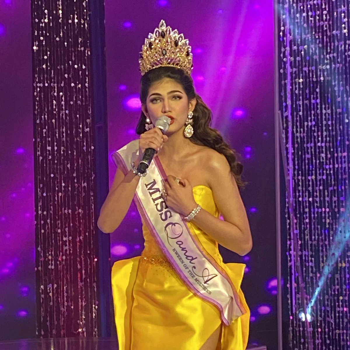 ViceGandaorg's tweet photo. itsShowtimeNa: Beklamation round with Miss Q&A Kween Mikay Bautista ngayong #ShowtimeAmazing Miyerkules https://t.co/rpbXYDkQbR