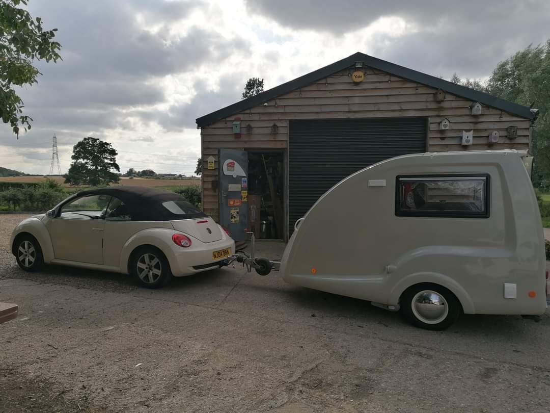 TheEnglishCarav's tweet photo. We had some lovely surprise vistors. Nina came to the workshop with her dynamic duo her gorgeous Go Pod!
#gopod #microcaravan https://t.co/bbUIZd20qp