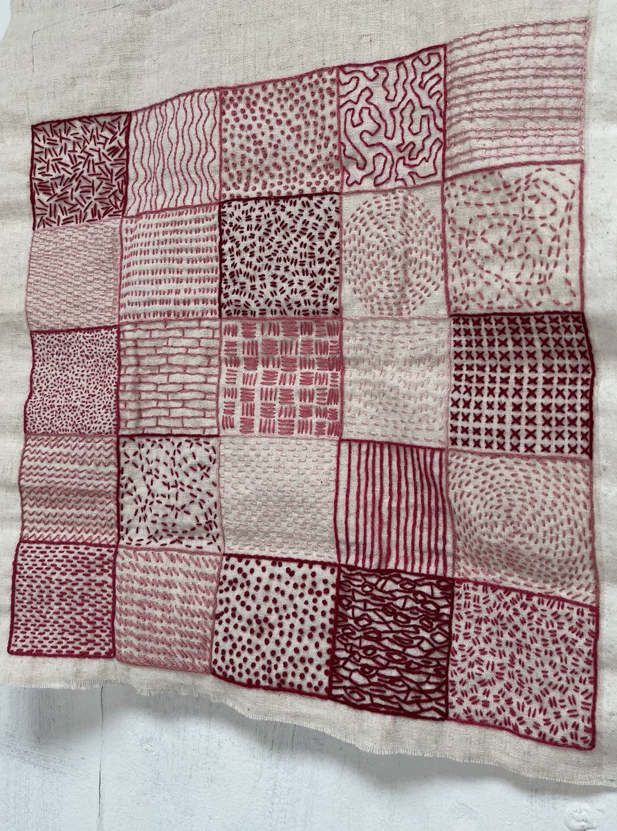 HollyJLatham's tweet photo. Daily slow stitch practice for August - exploring variations in mood through different hues 🌺🌸🍎❤️
#slowstitch #mindfulstitching #stitchjournal #stitchtherapy https://t.co/tWpgBK3NTW