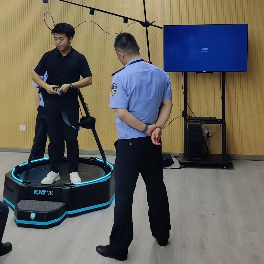 katvrwalk's tweet photo. Well, time to come clean 😉
We not only own the #WalkC series! Thanks to our universally adaptable VR locomotion #tech, our other equipment like #KATMiniS is widely used in some professional training
We're so glad to see a few units put to use by the Xiaoshan Police SWAT team! https://t.co/A2tv0kQqRL