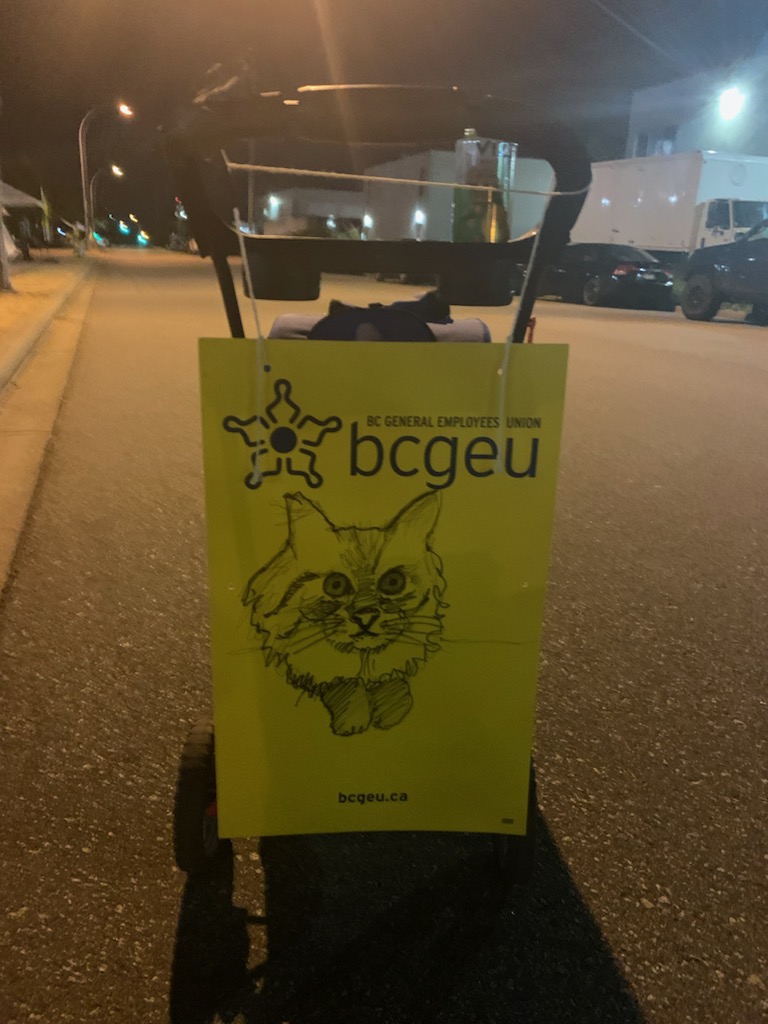 Stturner4669's tweet photo. What do we want? COLA!
When do we want it? MEOW!
#BCGEU #CatsForCOLA #onstrike #BCTF #Solidarity #BCLDB https://t.co/hgzKXPst8d