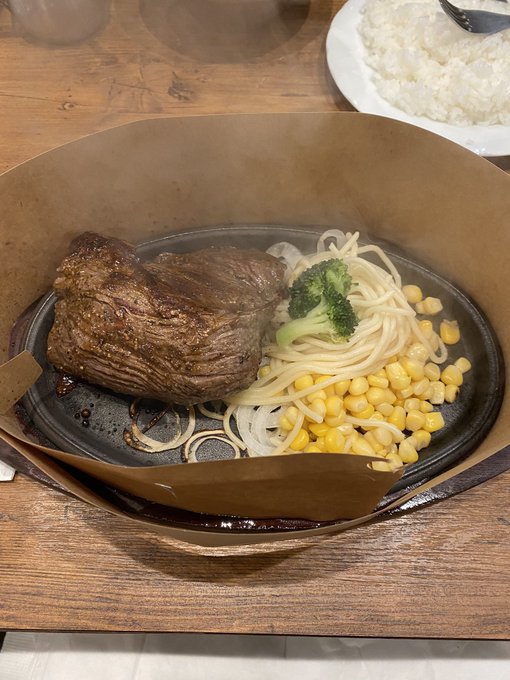 今日は東京に遊びにきてます。
池袋のサンシャインシティでステーキを喰う!(孤独のグルメ感 