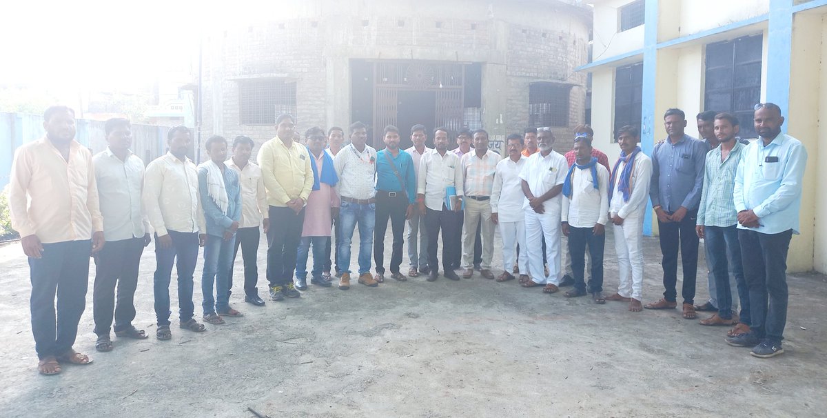 VbaForNanded's tweet photo. नांदेड. हिमायतनगर पक्षबांधणी व समीक्षा बैठक संपन्न ..!

@GovindDalvi11
#VanchitBahujanAghadi #HimayatNagar
#VbaForNanded
#Nanded https://t.co/8QniFWoi88