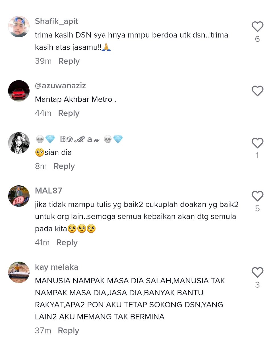 nizambakeri's tweet photo. Komen di TikTok tentang muka hadapan akhbar yang hampir semua tunjuk gambar Najib and the verdict. Wild. https://t.co/ddf1IwZ56R
