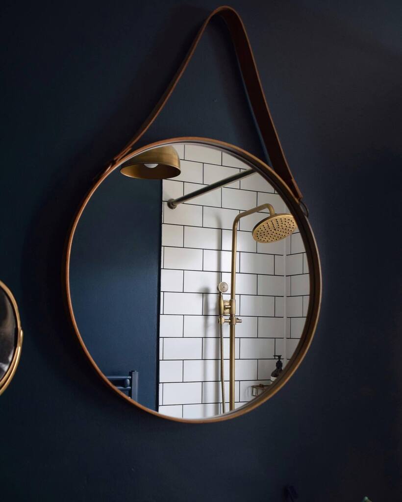 DesignSodaBlog's tweet image. For old times sake! Because I loved this budget bathroom with vintage touches when it went in nearly 7 years ago, before it leaked, and leaked again, and…you get the picture!
The new bathroom is nearly done and I’m absolutely over the moon with its n… instagr.am/p/ChoZk8MNRoq/