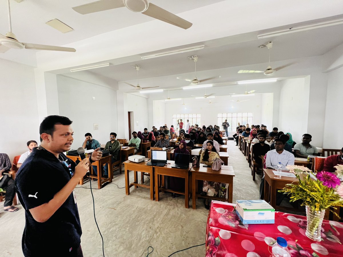 arif4science's tweet photo. Exciting and engaging talk on #biotech policy by @FaruqHa32652902 happening now in the Rajshahi University. @FarmingFutureBD #YouthforScience brining experts and young generations together for urgency and action. @ScienceAlly @Bt_eggplant @Ftfpotatopjt @CornellGlobal @BTIscience https://t.co/Cm4kN8RZQu