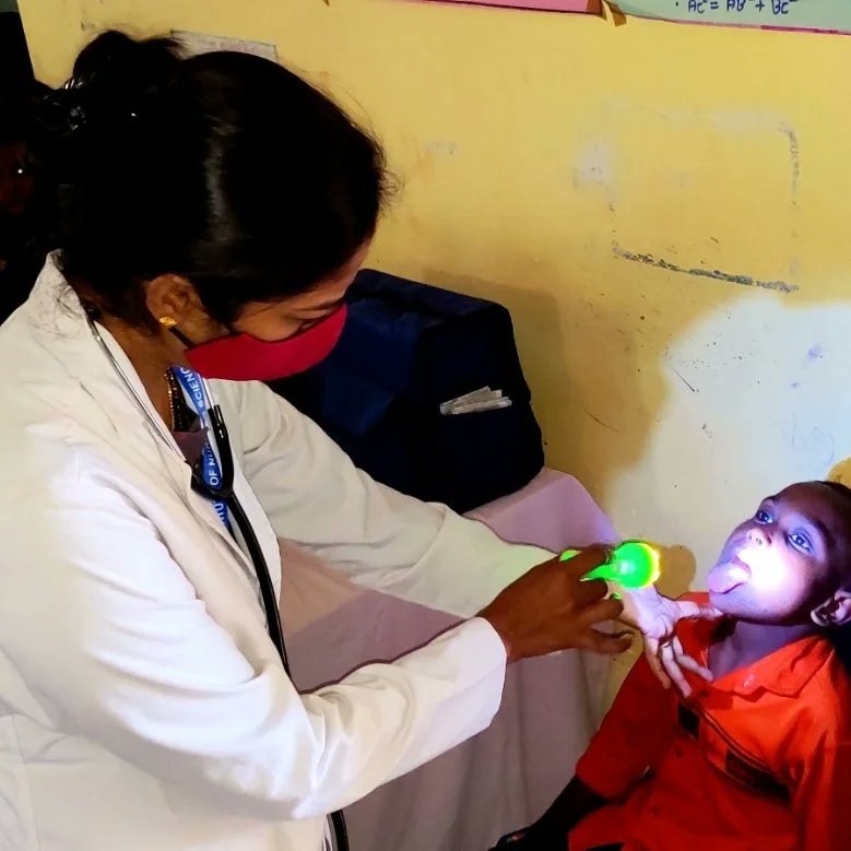 MediaKle's tweet photo. Dept. of #CommunityHealth #Nursing of @klenursinghubli organized "School #HealthCamp" at Government High School, Kusugal Village, Byahatti. 84 children were screened. A role play on healthy practices was also performed by the 3rd Year GNM Students.
#klesociety #healthsciences https://t.co/CzUvYk6JBX