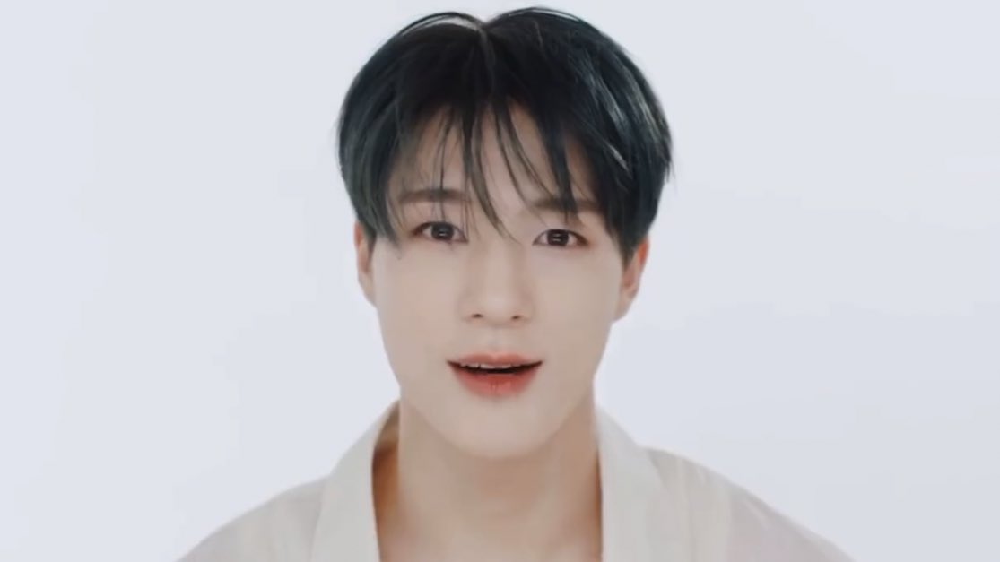 FILESLJN's tweet photo. blancdiva #jeno 🤍 https://t.co/mPbBqDvSb2
