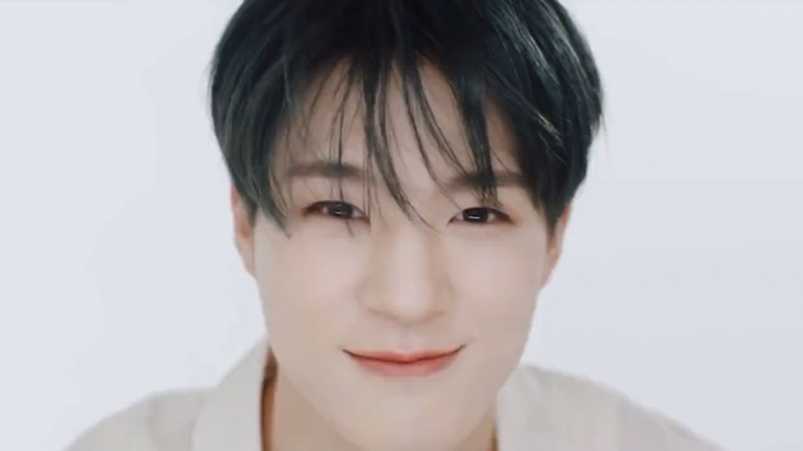 FILESLJN's tweet photo. blancdiva #jeno 🤍 https://t.co/mPbBqDvSb2